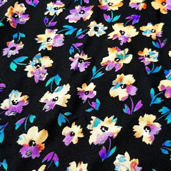 Evans Black with Floral PatternFlowy Top with Flowy Sleeves NWOT - Picture 9 of 9